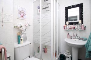 En-suite- click for photo gallery